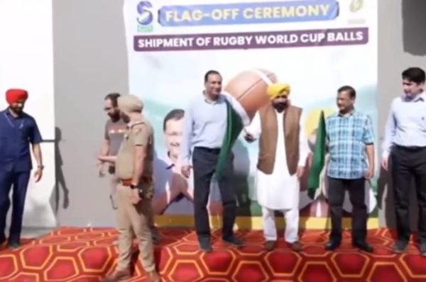 ਸੀਐਮ ਮਾਨ ਅਤੇ ਕੇਜਰੀਵਾਲ ਨੇ ਜਲੰਧਰ ਤੋਂ ਮਹਿਲਾ ਰਗਬੀ ਵਿਸ਼ਵ ਕੱਪ 2025 ਦੀਆਂ ਗੇਂਦਾਂ ਦੀ ਸ਼ਿਪਮੈਂਟ ਨੂੰ ਦਿਖਾਈ ਹਰੀ ਝੰਡੀ, ਲੈਦਰ ਕੰਪਲੈਕਸ ਦਾ ਵੀ ਕੀਤਾ ਦੌਰਾ