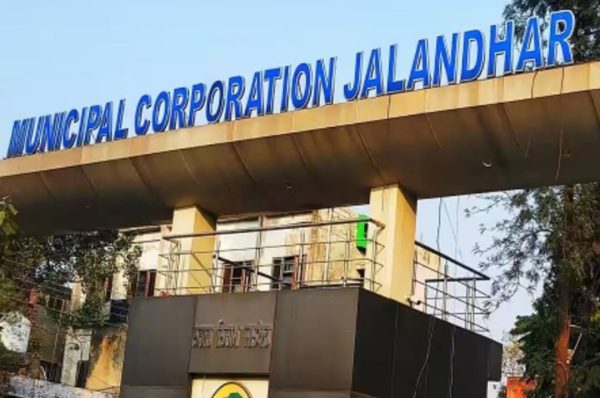 ਨਗਰ ਨਿਗਮ ‘ਚ ਘਟੀਆ ਸੜਕ ਨਿਰਮਾਣ ਦੀ ਜਾਂਚ, 97 ਲੱਖ ਦੇ ਪ੍ਰੋਜੈਕਟ ‘ਚ ਬੇਨਕਾਬ ਹੋਈ ਗੜਬੜੀ