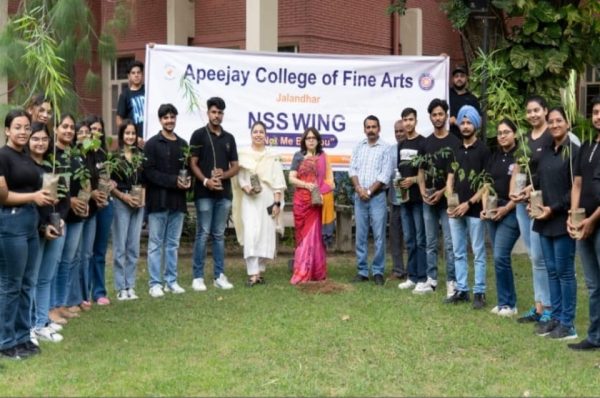 ਵਿਸ਼ਵ ਵਾਤਾਵਰਣ ਦਿਵਸ ‘ਤੇ ਏਪੀਜੇ ਕਾਲਜ ਨੇ ਟਿਕਾਊ ਜੀਵਨ ਦੀ ਜਿੱਤ ਪ੍ਰਾਪਤ ਕੀਤੀ