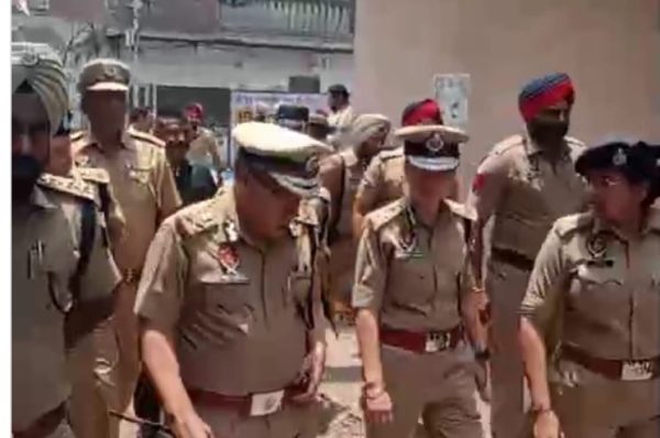 ਜਲੰਧਰ ‘ਚ ਨਸ਼ਾ ਤਸਕਰੀ ਵਿਰੁੱਧ ਪੁਲਿਸ ਦੀ ਵੱਡੀ ਕਾਰਵਾਈ, 8 ਇਲਾਕਿਆਂ ‘ਚ ਚਲਾਇਆ ਗਿਆ ਤਲਾਸ਼ੀ ਅਭਿਆਨ