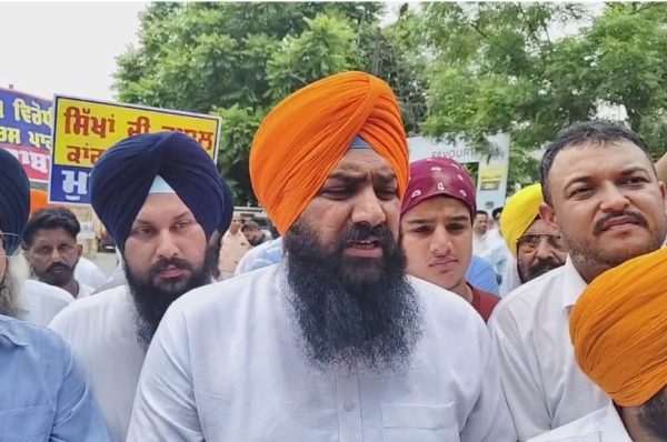 ਕਾਂਗਰਸ ਦਫ਼ਤਰਾਂ ਦੇ ਬਾਹਰ ਸ਼੍ਰੋਮਣੀ ਅਕਾਲੀ ਦਲ ਵਲੋਂ ਰੋਸ ਪ੍ਰਦਰਸ਼ਨ, ਬੇਅਦਬੀ ਮਾਮਲਿਆਂ ਉੱਤੇ ਰਣਨੀਤਿਕ ਪੜਚੋਲ