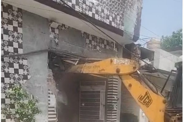 ਨਸ਼ਾ ਤਸਕਰ ਲੱਡੂ ਦੇ ਅਵੈਧ ਕਬਜ਼ੇ ‘ਤੇ ਚੱਲਿਆ ਨਗਰ ਨਿਗਮ ਦਾ ਪੀਲਾ ਪੰਜਾ ਪਰਿਵਾਰ ਸਹਿਤ ਕਪੂਰਥਲਾ ਜੇਲ੍ਹ ‘ਚ ਬੰਦ