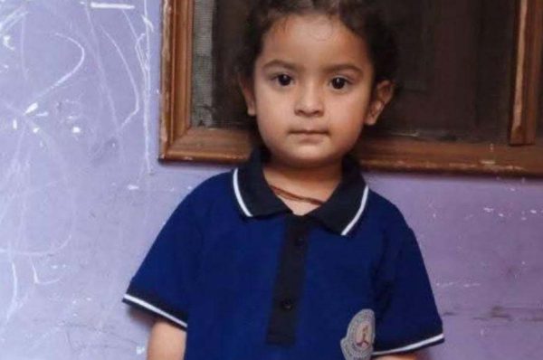 ਜਲੰਧਰ ”ਚ ਵੱਡਾ ਹਾਦਸਾ! ਸਕੂਲ ਬੱਸ ਦੇ ਹੇਠਾਂ ਆਈ ਮਾਸੂਮ, ਤੜਫ਼-ਤੜਫ਼ ਕੇ ਨਿਕਲੀ ਜਾਨ