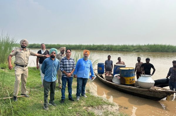 ਜਿਲ੍ਹਾ ਕਪੂਰਥਲਾ ਵਿੱਚ ਅਕਸਮਾਤੀ ਹਾਦਸਿਆਂ ਤੋਂ ਬਚਾਅ ਲਈ ਮੌਕਾ ਸਿਮੂਲੇਸ਼ਨ ਐਕਸਰਸਾਈਜ਼, 4000 ਲੀਟਰ ਲਾਈਵ ਬਚਾਵ ਕੀਤਾ ਗਿਆ