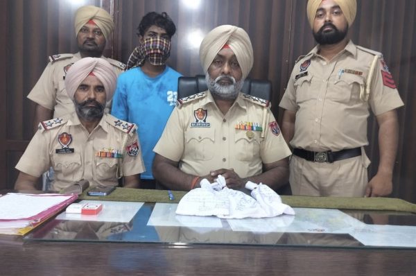 ਮਹਿਤਪੁਰ ਪੁਲਿਸ ਵੱਲੋਂ ਨਸ਼ਿਆਂ ਵਿਰੁੱਧ ਚਲ ਰਹੀ ਮੁਹਿੰਮ ਅਧੀਨ ਵੱਡੀ ਸਫਲਤਾ, 01 ਦੋਸ਼ੀ ਹੈਰੋਇਨ ਅਤੇ ਨਸ਼ੀਲੀਆਂ ਗੋਲੀਆਂ ਸਮੇਤ ਗ੍ਰਿਫਤਾਰ