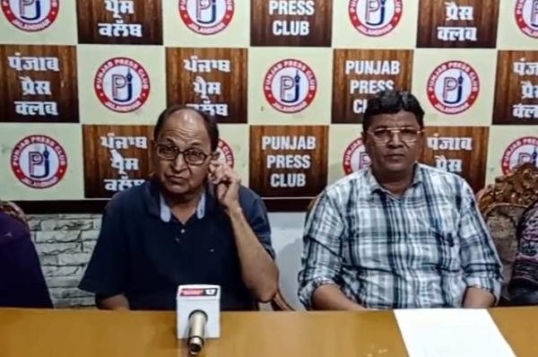 ਲਾਂਬੜਾ ‘ਚ ਜ਼ਮੀਨ ਕਬਜ਼ੇ ਦਾ ਵਿਵਾਦ ਗਹਿਰਾਇਆ, ਪੀੜਤ ਪਰਿਵਾਰ ਨੇ ਅਭੀ ਬੱਖਸ਼ੀ ‘ਤੇ ਲਗਾਏ ਗੰਭੀਰ ਦੋਸ਼