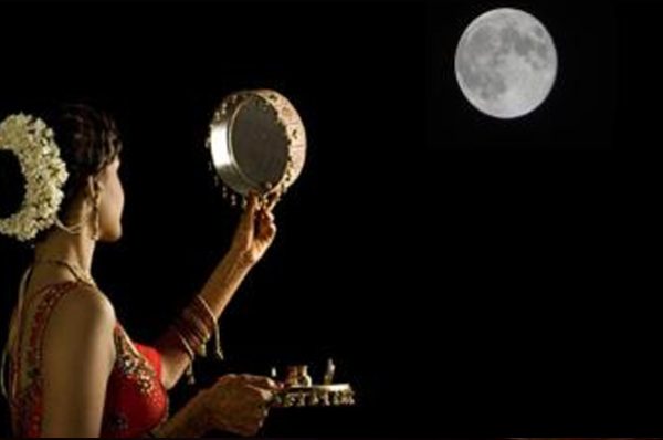 ਅੱਜ ਕਰਵਾਚੌਥ ”ਤੇ ਜਾਣੋ ਕਦੋਂ ਨਿਕਲੇਗਾ ਚੰਦਰਮਾ, ਨੋਟ ਕਰ ਲਓ ਟਾਈਮ