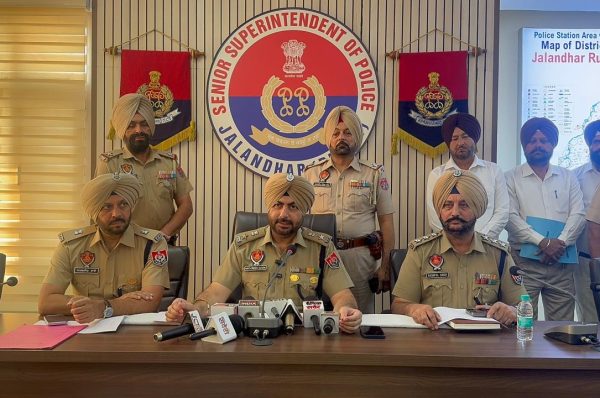 ਸੀ.ਆਈ.ਏ. ਸਟਾਫ ਜਲੰਧਰ-ਦਿਹਾਤੀ ਵੱਲੋਂ ਵੱਡੀ ਕਾਰਵਾਈ — ਦੋ ਨਸ਼ਾ ਤਸਕਰ 04 ਕਿ.ਗ੍ਰਾ. ਅਫੀਮ, 11 ਹਜ਼ਾਰ ਰੁਪਏ ਡਰੱਗ ਮਨੀ ਅਤੇ ਸਕਾਰਪੀਓ ਸਮੇਤ ਗ੍ਰਿਫਤਾਰ