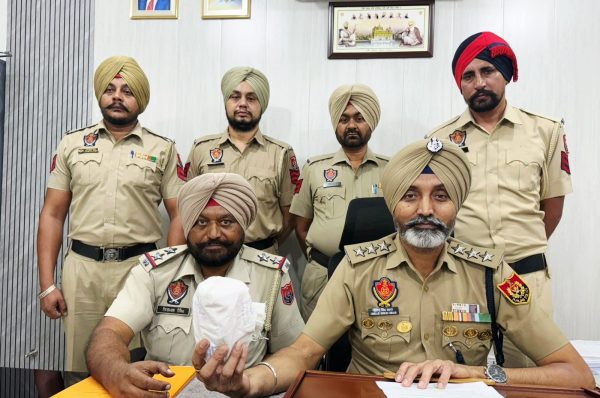 ਜਾਲੰਧਰ-ਦੇਹਾਤ ਪੁਲਿਸ ਵੱਲੋਂ ਵੱਡੀ ਕਾਰਵਾਈ : 2 ਮੋਟਰਸਾਈਕਲ ਚੋਰ ਗਿਰਫ਼ਤਾਰ, 4 ਮੋਟਰਸਾਈਕਲਾਂ ਤੇ ਇੱਕ ਐਕਟੀਵਾ ਸਕੂਟੀ ਬਰਾਮਦ