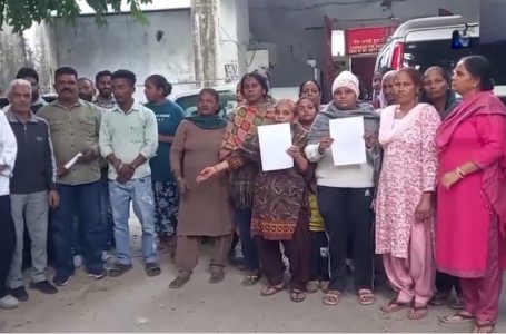 ਫਿੱਲੌਰ ‘ਚ ਹੰਗਾਮਾ – ਨਗਨ ਅਵਸਥਾ ਵਿੱਚ ਗਲੀ ‘ਚ ਘੁੰਮਣ ਲੱਗਾ ਨੌਜਵਾਨ ਮਹੰਤ, ਲੋਕਾਂ ਨੇ ਦਿੱਤੀ ਥਾਣੇ ਵਿੱਚ ਸ਼ਿਕਾਇਤ