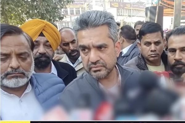 ਪੰਜਾਬ ਕਾਂਗਰਸ ਵਿੱਚ ਵਧਦਾ ਘਮਾਸਾਨ: ਨਵਜੋਤ ਕੌਰ ਸਿੱਧੂ ਦੇ ਦੋਸ਼ਾਂ ‘ਤੇ MLA ਬਾਵਾ ਹੈਂਰੀ ਦਾ ਤਿੱਖਾ ਪ੍ਰਤੀਕਿਰਿਆ—“ਪਾਰਟੀ ਅਨੁਸ਼ਾਸਨ ਤੋਂ ਵੱਡਾ ਕੋਈ ਨਹੀਂ”