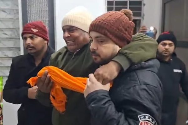 ਰੂਸ ਜੰਗ ਵਿੱਚ ਮਾਰੇ ਗਏ ਗੋਰਾਇਆ ਦੇ ਦਿਵਿਆਂਗ ਨੌਜਵਾਨ ਮਨਦੀਪ ਦਾ ਸਵਾ ਦੋ ਸਾਲ ਬਾਅਦ ਪਿੰਡ ਪਹੁੰਚਿਆ ਸ਼ਵ, ਪਰਿਵਾਰ ‘ਤੇ ਟੁੱਟਿਆ ਦੁੱਖਾਂ ਦਾ ਪਹਾੜ