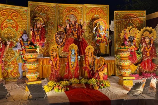 ਬੰਬੇ ਨਗਰ ਵਿੱਚ ਮਾਤਾ ਰਾਣੀ ਦੀ ਭਵਿਆ ਚੌਕੀ, ਸ਼ਹਿਰ ਦੀਆਂ ਪ੍ਰਮੁੱਖ ਹਸਤੀਆਂ ਨੇ ਟੇਕਿਆ ਮੱਥਾ