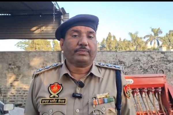 ਪੈਸਿਆਂ ਦੇ ਲੈਣ-ਦੇਣ ਨੂੰ ਲੈ ਕੇ ਝਗੜਾ: ਜੱਸਾ ਲੰਬੜਦਾਰ ਨੇ ਲਾਇਸੈਂਸੀ ਰਿਵਾਲਵਰ ਨਾਲ ਦੋ ਗੋਲੀਆਂ ਮਾਰ ਕੇ ਮਨੋਜ ਕੁਮਾਰ ਦੀ ਕੀਤੀ ਹੱਤਿਆ