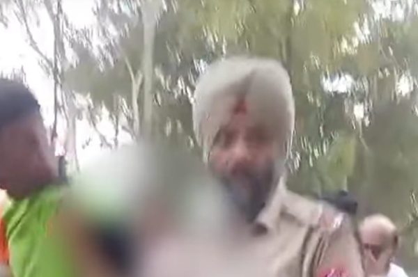 ਜਨਤਾ ਕਾਲੋਨੀ ਵਿੱਚ ਪਿਸਤੌਲ ਮਿਲਣ ਨਾਲ ਮਚੀ ਦਹਿਸ਼ਤ, ਲੋਕਾਂ ਨੇ ਲੁਟੇਰਾ ਸਮਝ ਕੇ ਨਾਬਾਲਿਗ ਨੌਜਵਾਨ ਨੂੰ ਕਾਬੂ ਕੀਤਾ — ਜਾਂਚ ਵਿੱਚ ਨਿਕਲੀ ਖਿਲੌਣਾ ਪਿਸਤੌਲ