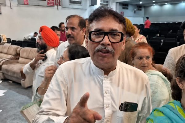 ਜਲੰਧਰ ਵਿੱਚ ਕੂੜੇ ਦੇ ਅੰਬਾਰਾਂ ਨੇ ਖੋਲ੍ਹੀ ਨਗਰ ਨਿਗਮ ਪ੍ਰਸ਼ਾਸਨ ਦੀ ਪੋਲ, ਮੇਅਰ ਦੇ ਅਸਤੀਫ਼ੇ ਦੀ ਮੰਗ