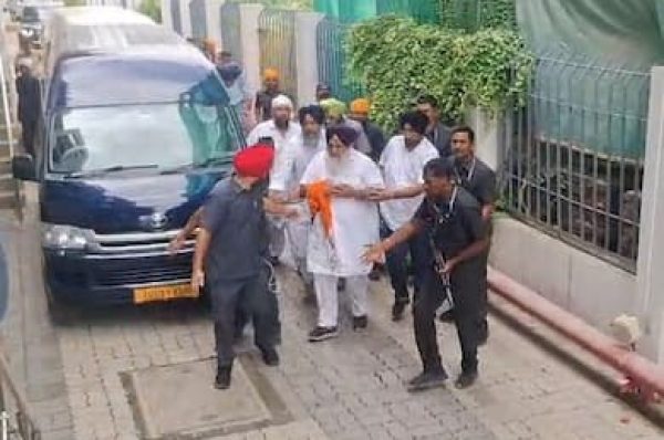 ਵੱਡੀ ਖ਼ਬਰ ; ਪੁਲਸ ਨੇ ਹਿਰਾਸਤ ‘ਚ ਲਿਆ ਸੁਖਬੀਰ ਬਾਦਲ ‘ਤੇ ਹਮਲਾ ਕਰਨ ਵਾਲਾ ਹਮਲਾਵਰ